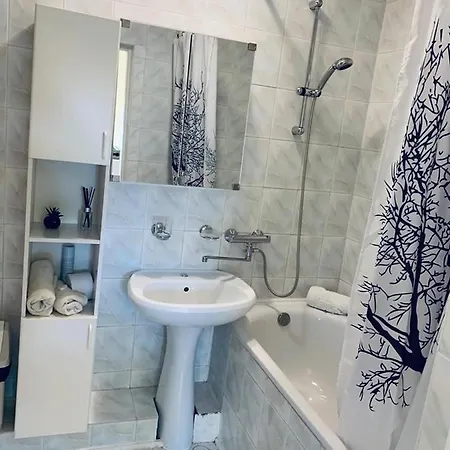 Gasthuis Vikondos Poilsio Namai 3*